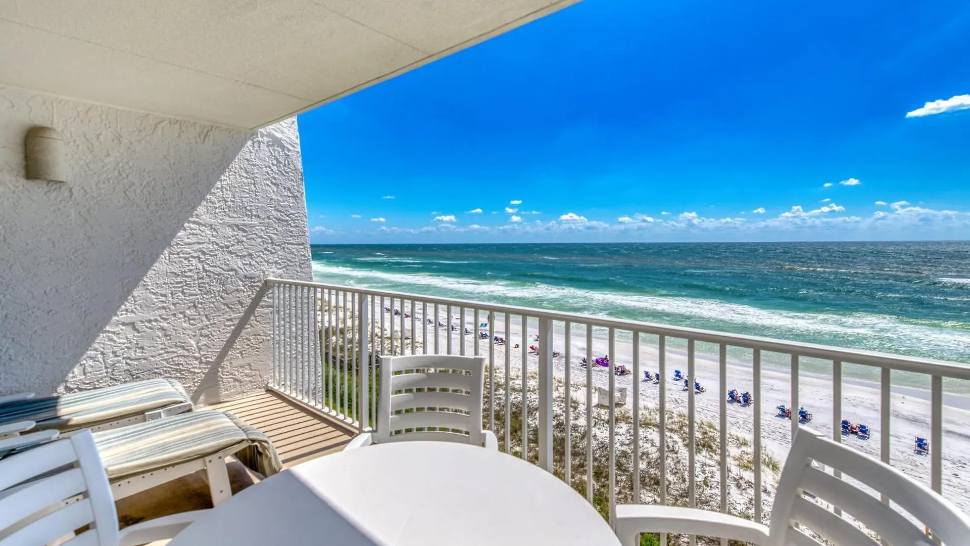 Beach House Condominiums B402 - Beachfront With Pool, Wifi, & Beach Service Destin