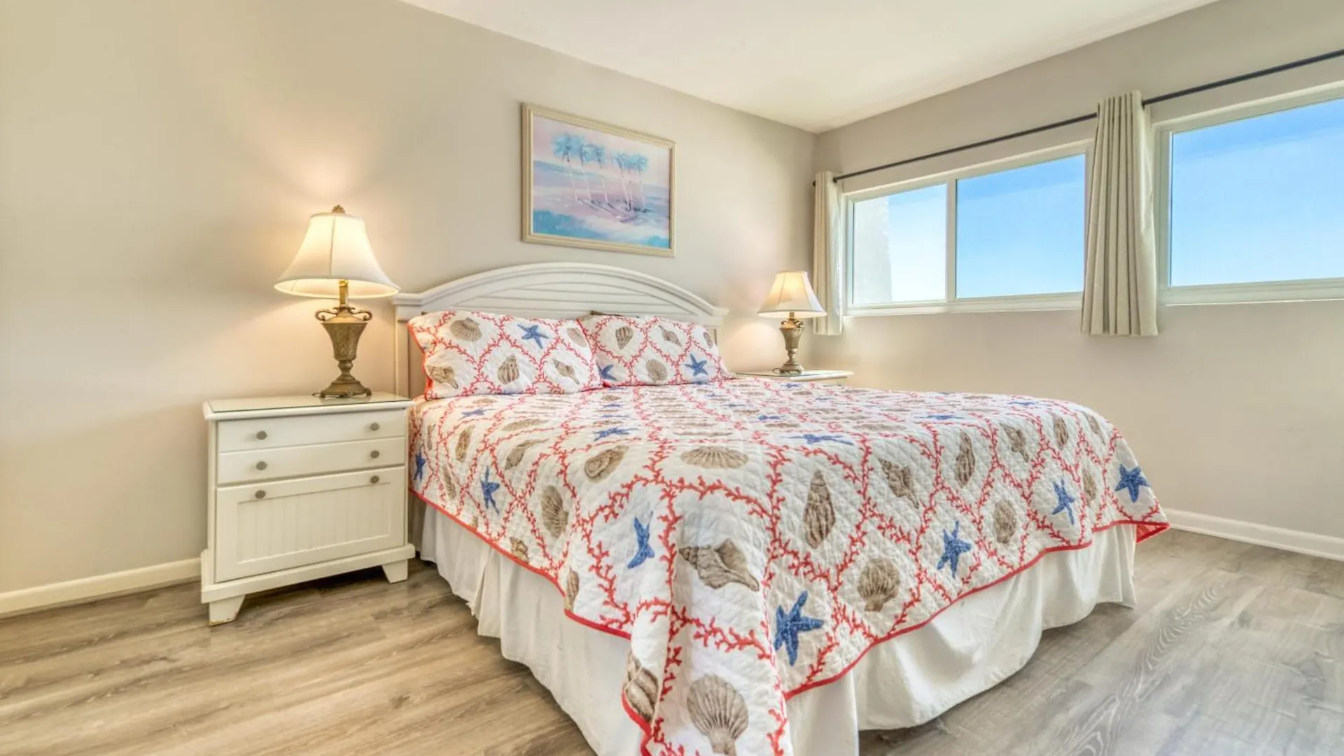 Beach House Condominiums B402 - Beachfront With Pool, Wifi, & Beach Service Destin