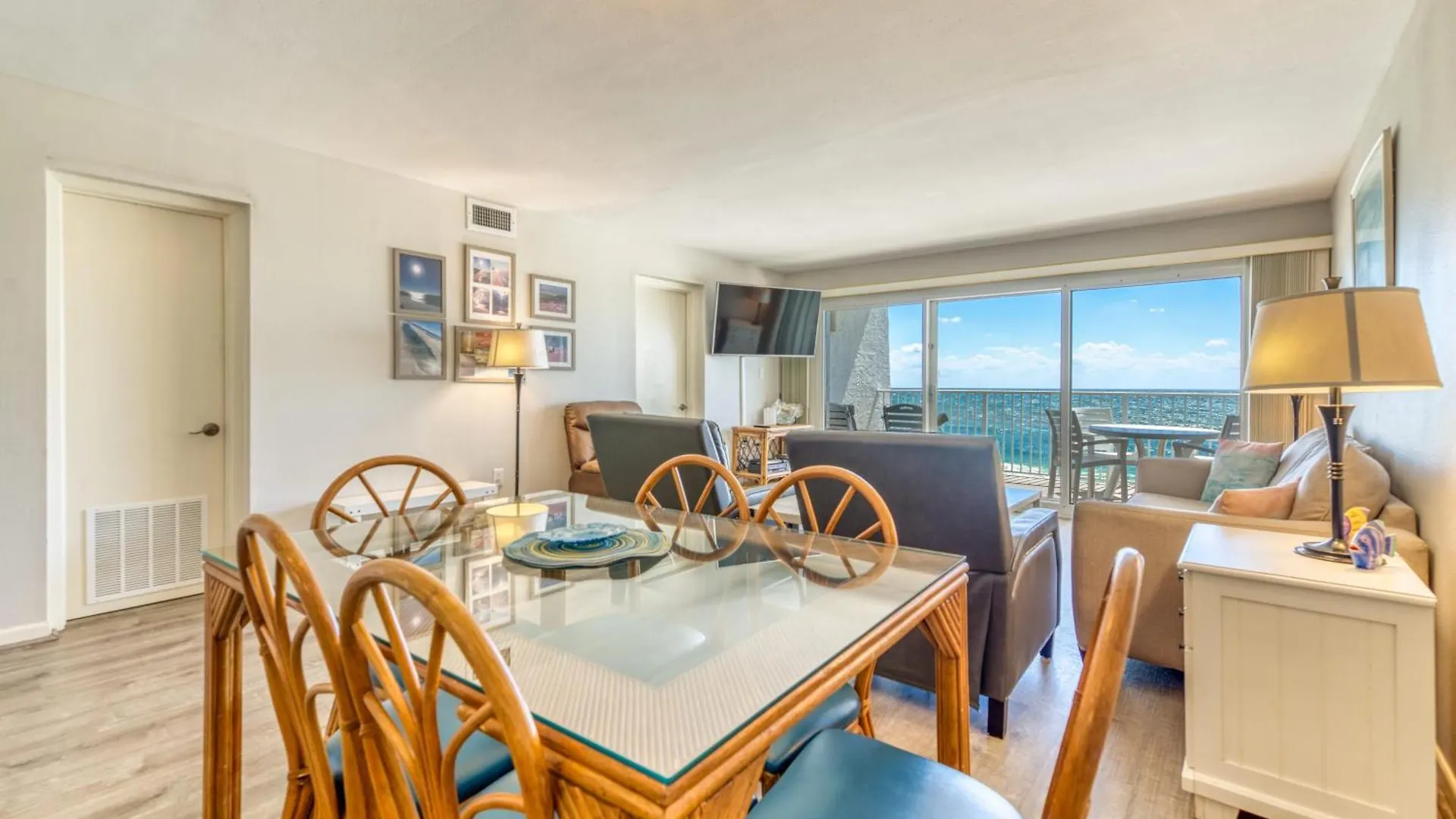 Apartment Beach House Condominiums B402 - Beachfront With Pool, Wifi, & Beach Service Destin