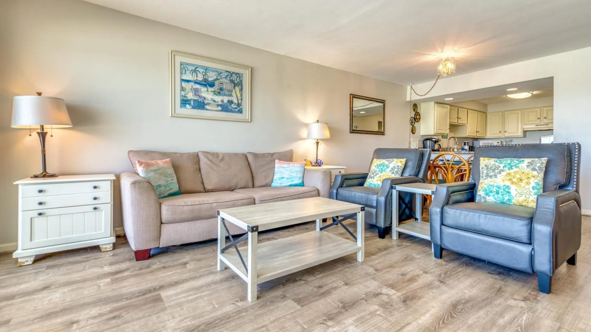Beach House Condominiums B402 - Beachfront With Pool, Wifi, & Beach Service Destin Apartment