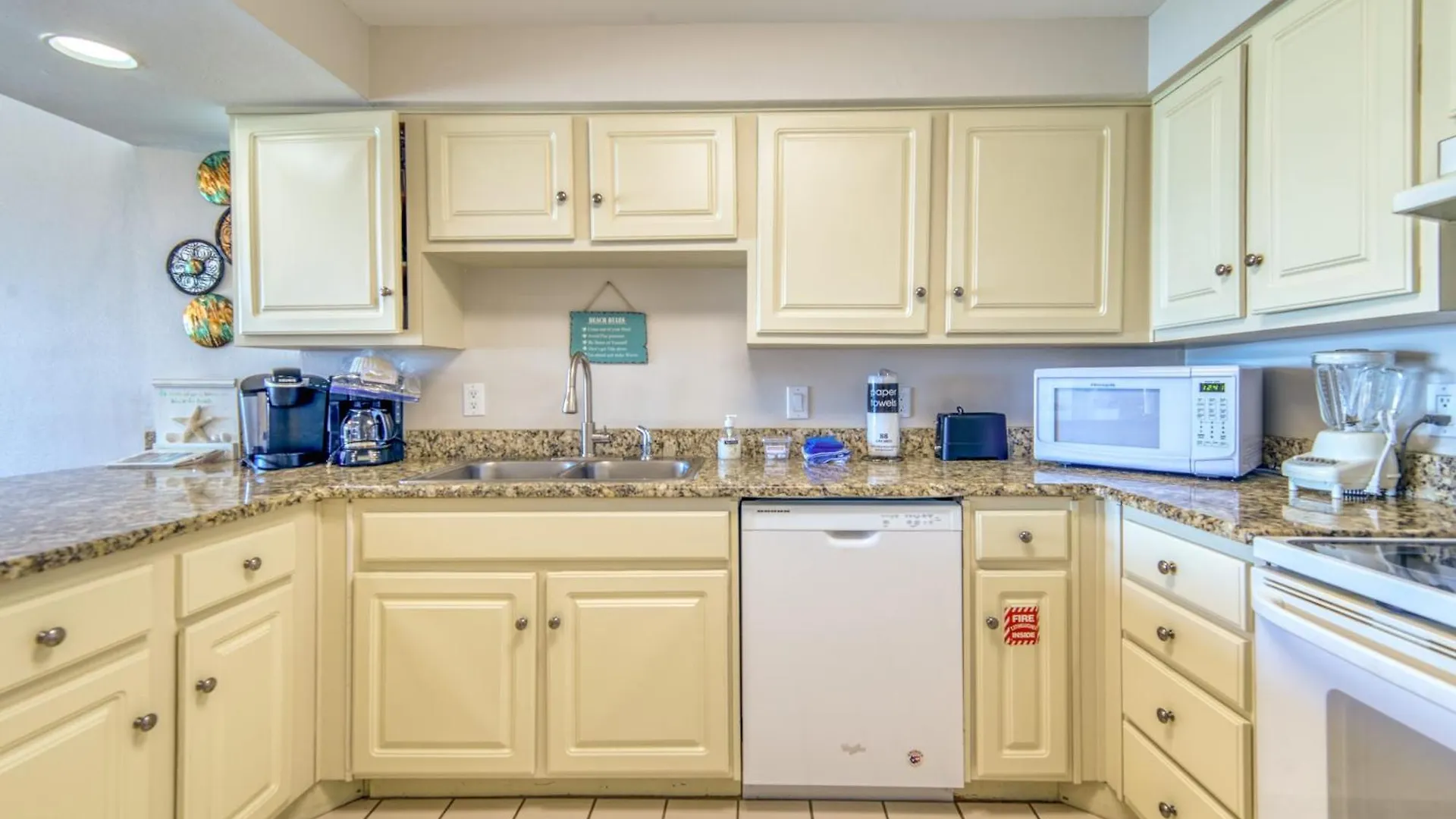 Apartment Beach House Condominiums B402 - Beachfront With Pool, Wifi, & Beach Service Destin United States
