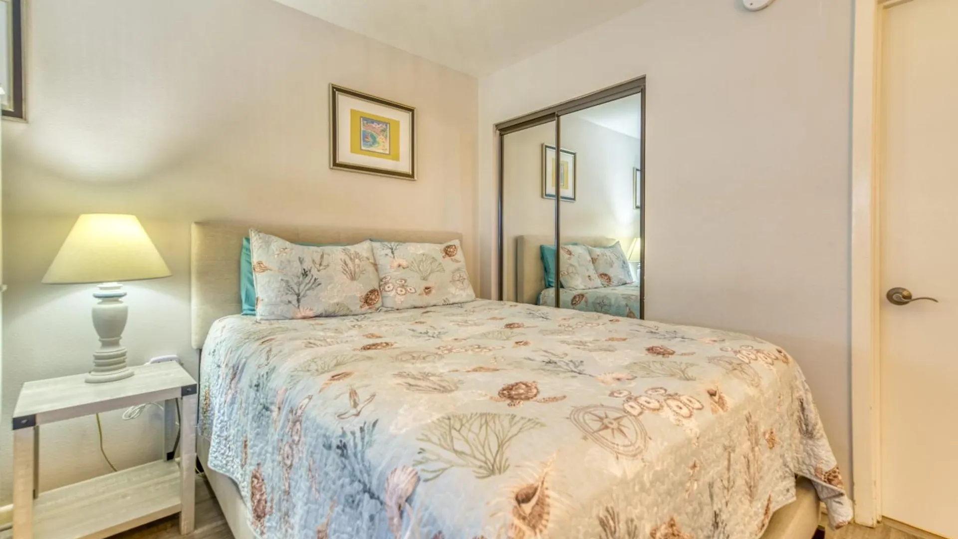 Beach House Condominiums B402 - Beachfront With Pool, Wifi, & Beach Service Destin