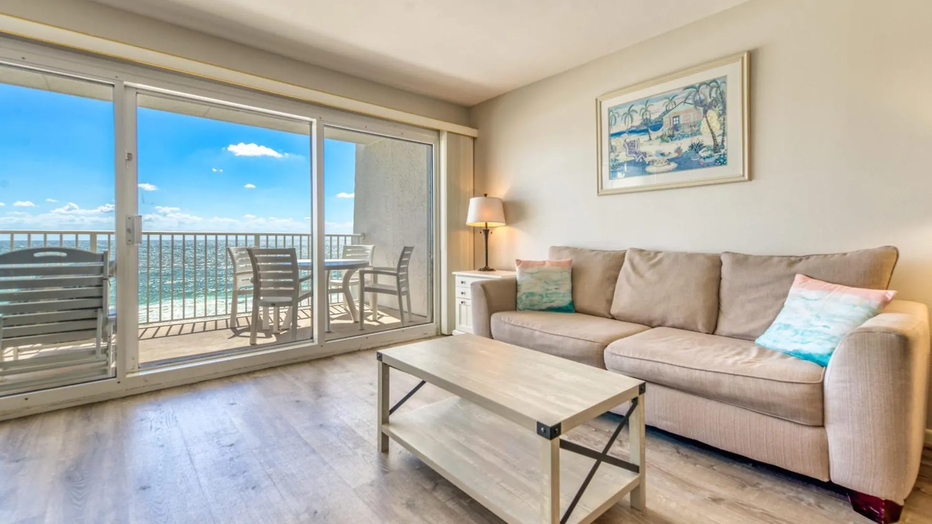 Beach House Condominiums B402 - Beachfront With Pool, Wifi, & Beach Service Destin 0*,